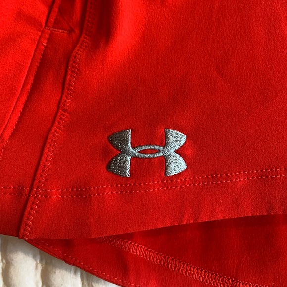 UNDER ARMOUR - red rain jacket - never been worn! - Picture 5 of 6